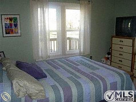 Master with 9' Closet