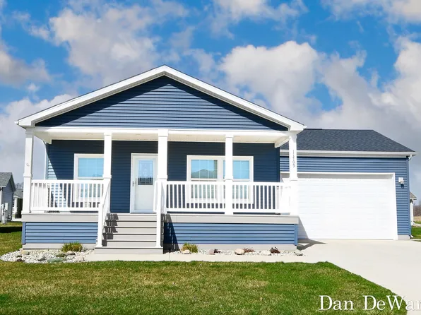 11709 Townsquare Blvd, Rockford, MI 49341
