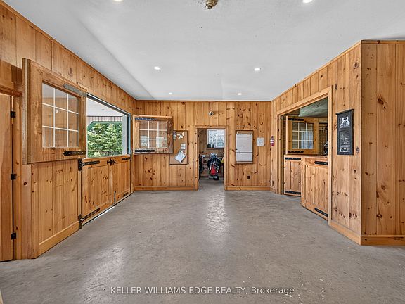 4th image of 564 Concession St