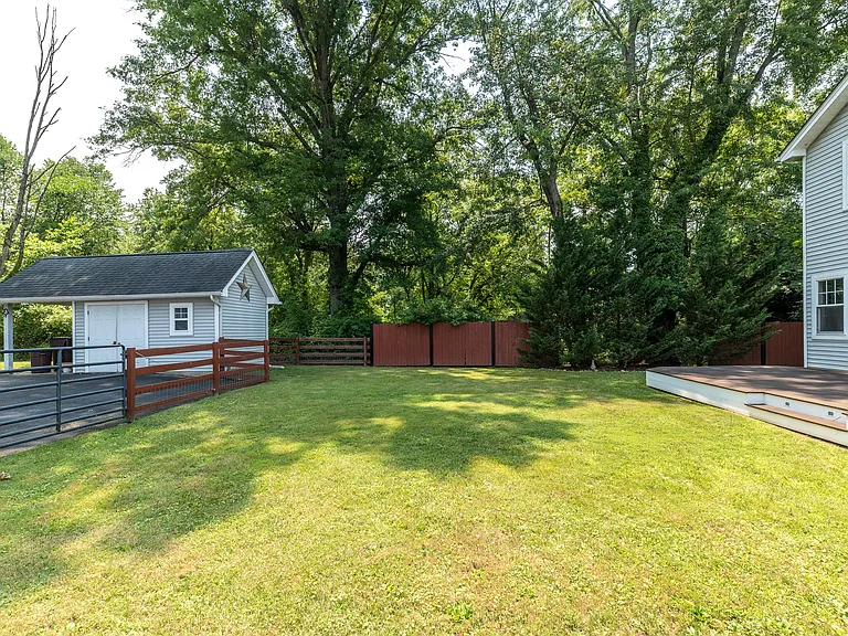 2477 Walnut St — Photo 14