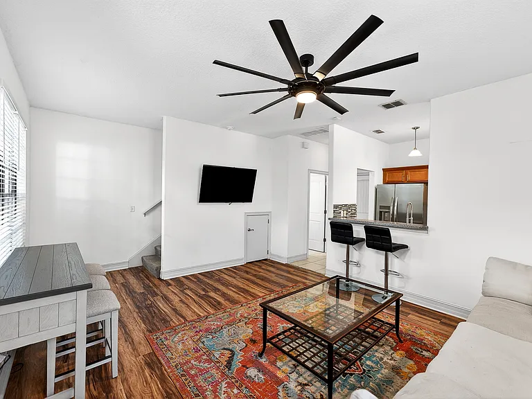 864 17th Ave N #1 — Photo 5