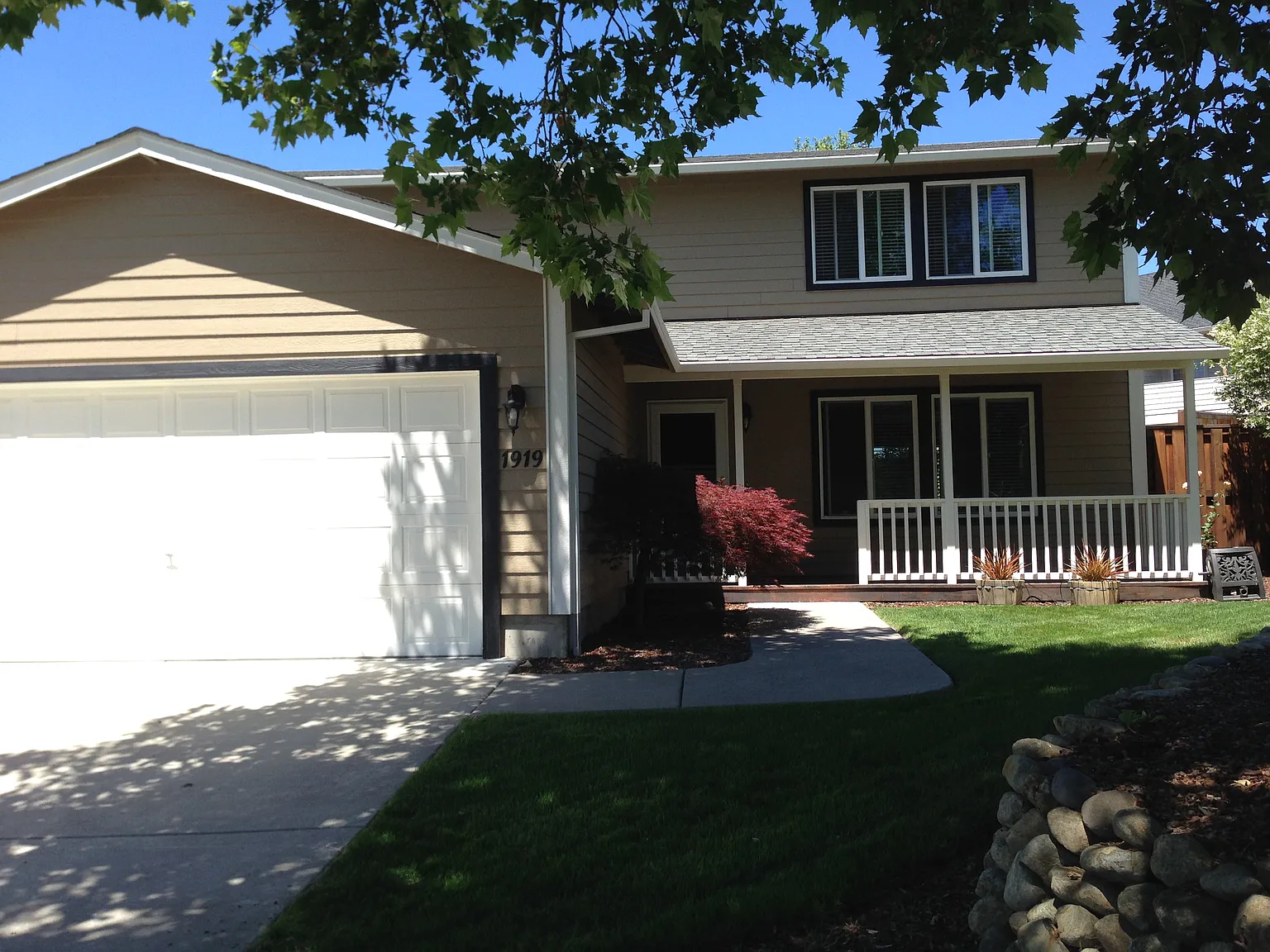 1919 Walnut Grove Ln photo 1