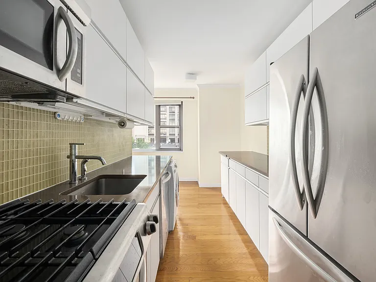 100 W 93rd St #5K — Photo 4