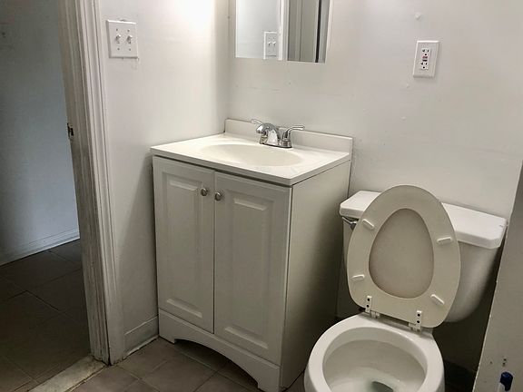 4th image of 504-506 Wilmot Ave #3