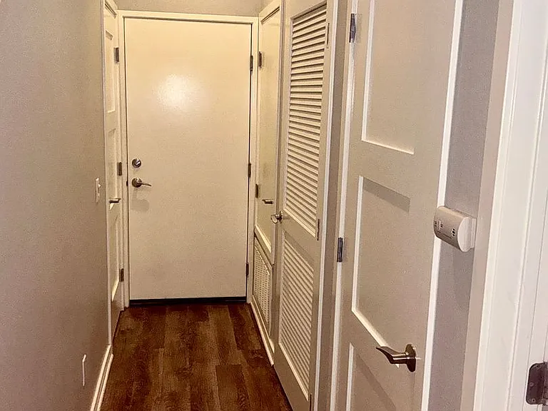 537 W Maple Ave — Photo 51