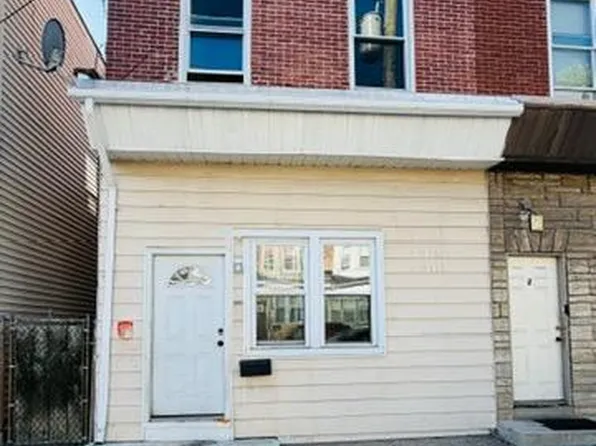 231 3rd St, Gloucester City, NJ 08030