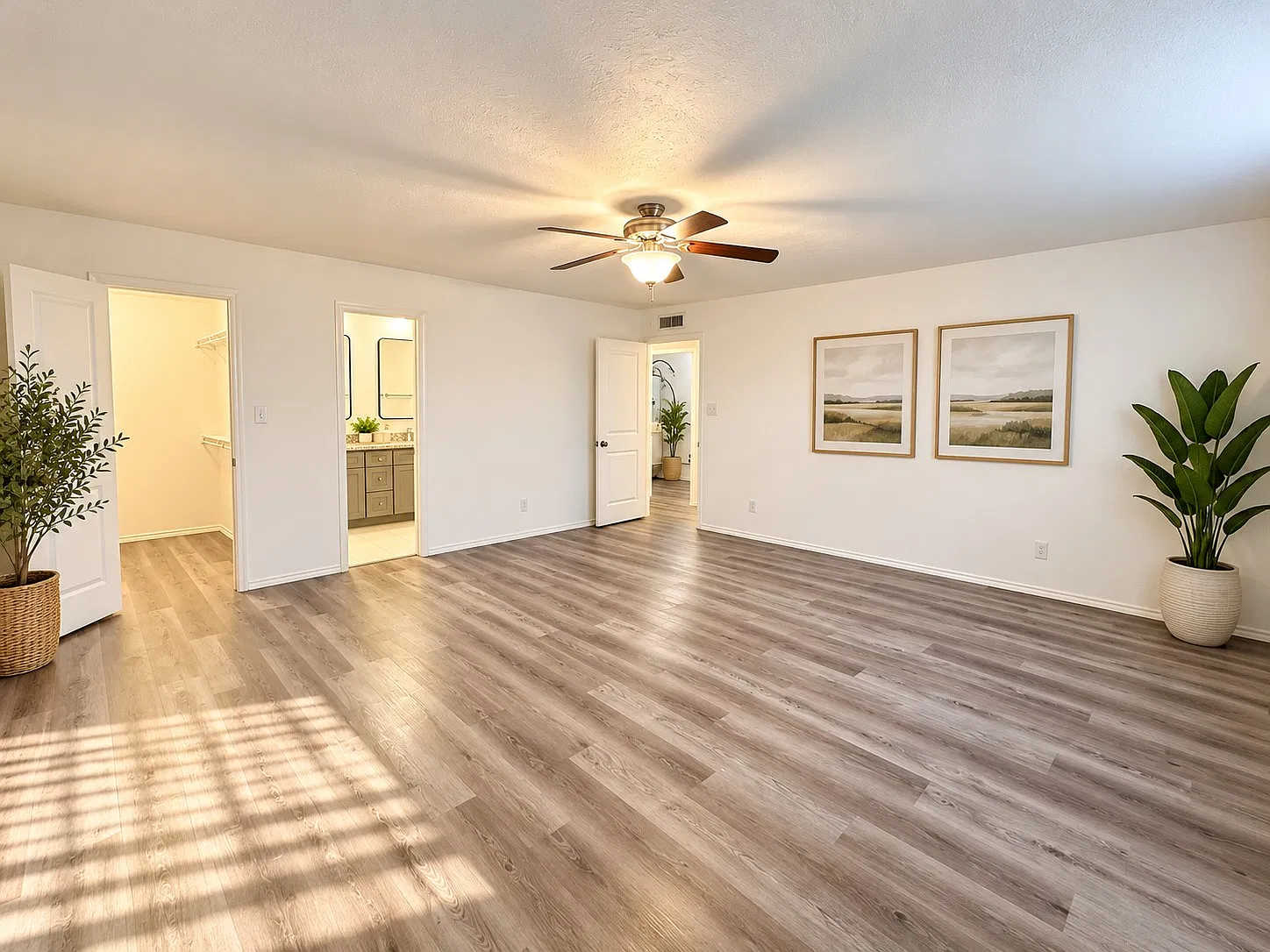 4 bed, 2051 sqft, $2,495 — Photo 2