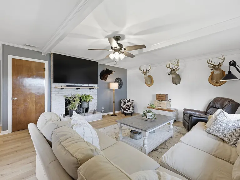 128 Convention Dr — Photo 27