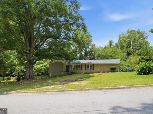 6735 Marlborough Cir S, Atlanta, GA 30349