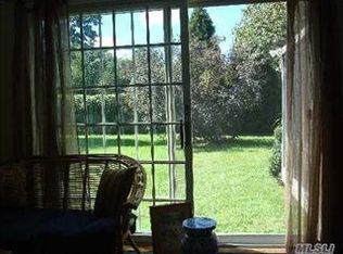 3 Bay Ln, Brookhaven, NY 11719