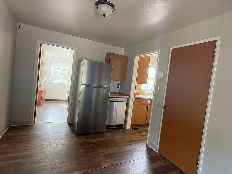 228 Arthur St — Photo 24