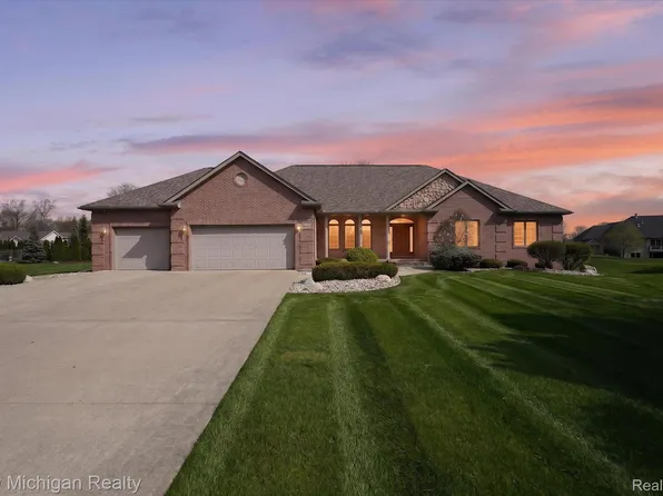 5425 Majestic Ct, Swartz Creek, MI 48473