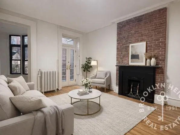 133 Henry Street image 1 of 8