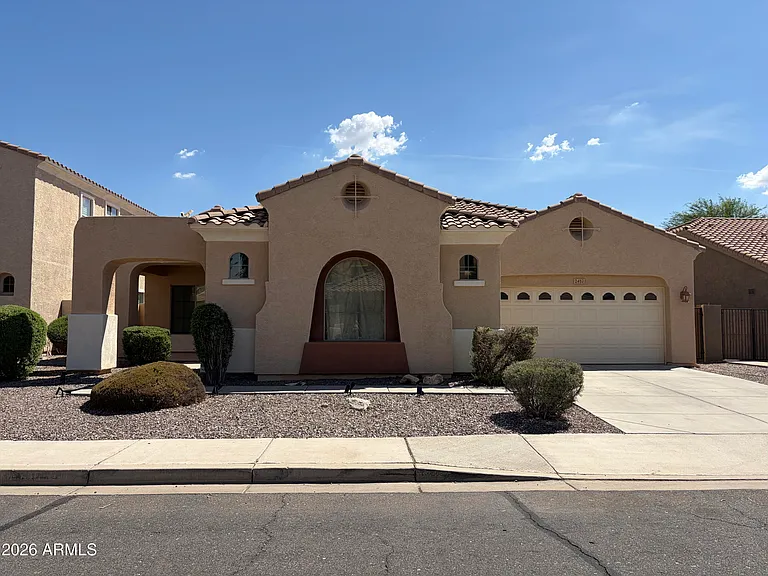2417 E Iris Dr — Photo 1