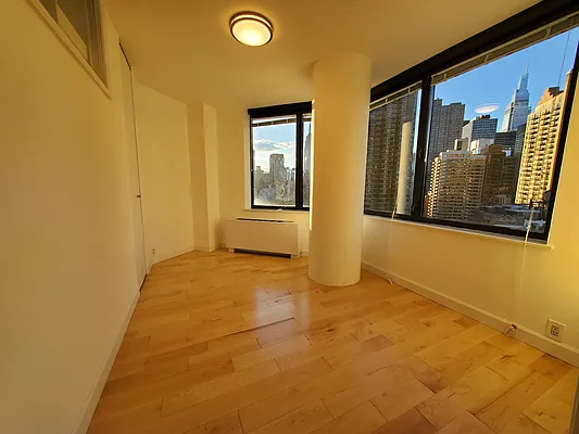 Rented by Luxury Habitat | media 36