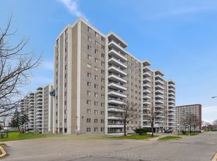 200 Lotherton Ptwy #1211, Toronto, ON M6B 2G9