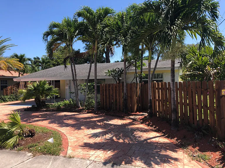 3160 NW 6th Ave — Photo 3