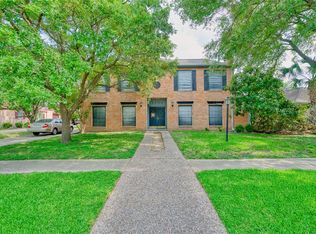 8006 Albin Ln, Houston, TX 77071