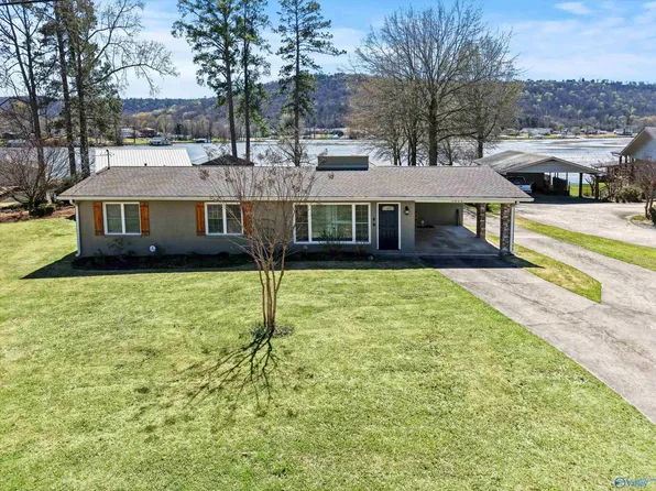 3825 Meadow Wood Cir, Guntersville, AL 35976