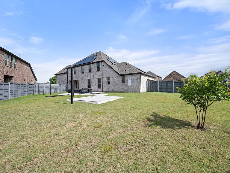 1716 Elise Ln — Photo 38