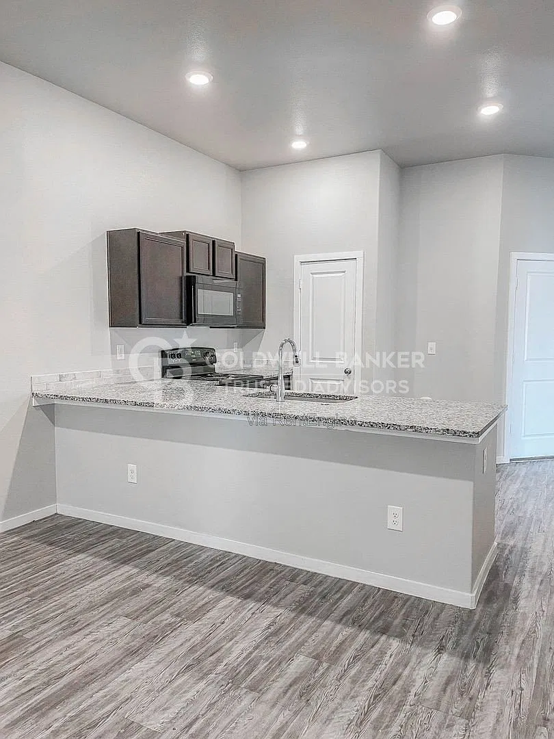 3 bed, 2.0 bath, 1187 sqft, $1,175 — Photo 2