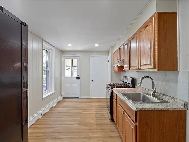 2307 S 5th St — Photo 12