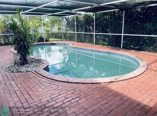 401 NW 96th Ave, Pembroke Pines, FL 33024