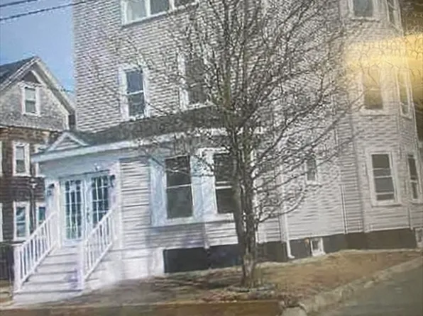 20 3rd St, Brockton, MA 02301