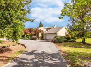 1084 Red Tail Road, Healdsburg, CA 95448