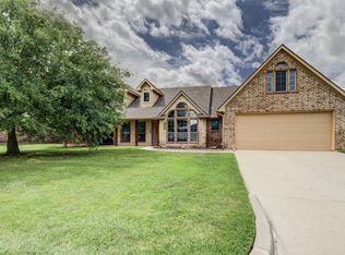 2105 Ridgewood Dr, Bridgeport, TX 76426