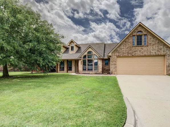 2105 Ridgewood Dr, Bridgeport, TX 76426