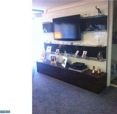 4th image of 8114 Buist Ave