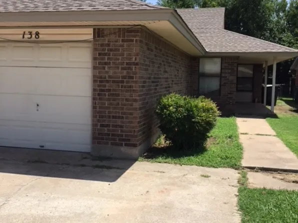 138 Barrett Pl, Edmond, OK