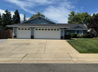 2588 Dewberry Dr, Redding, CA 96003