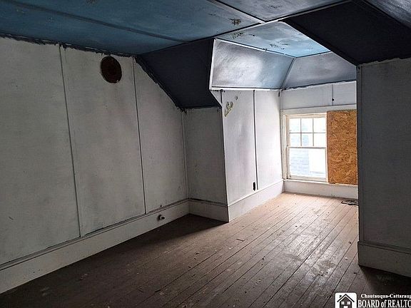 5th image of 21 Price St