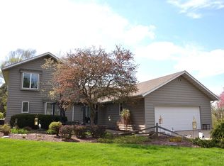 S79W29037 Frog Alley Rd, Mukwonago, WI 53149
