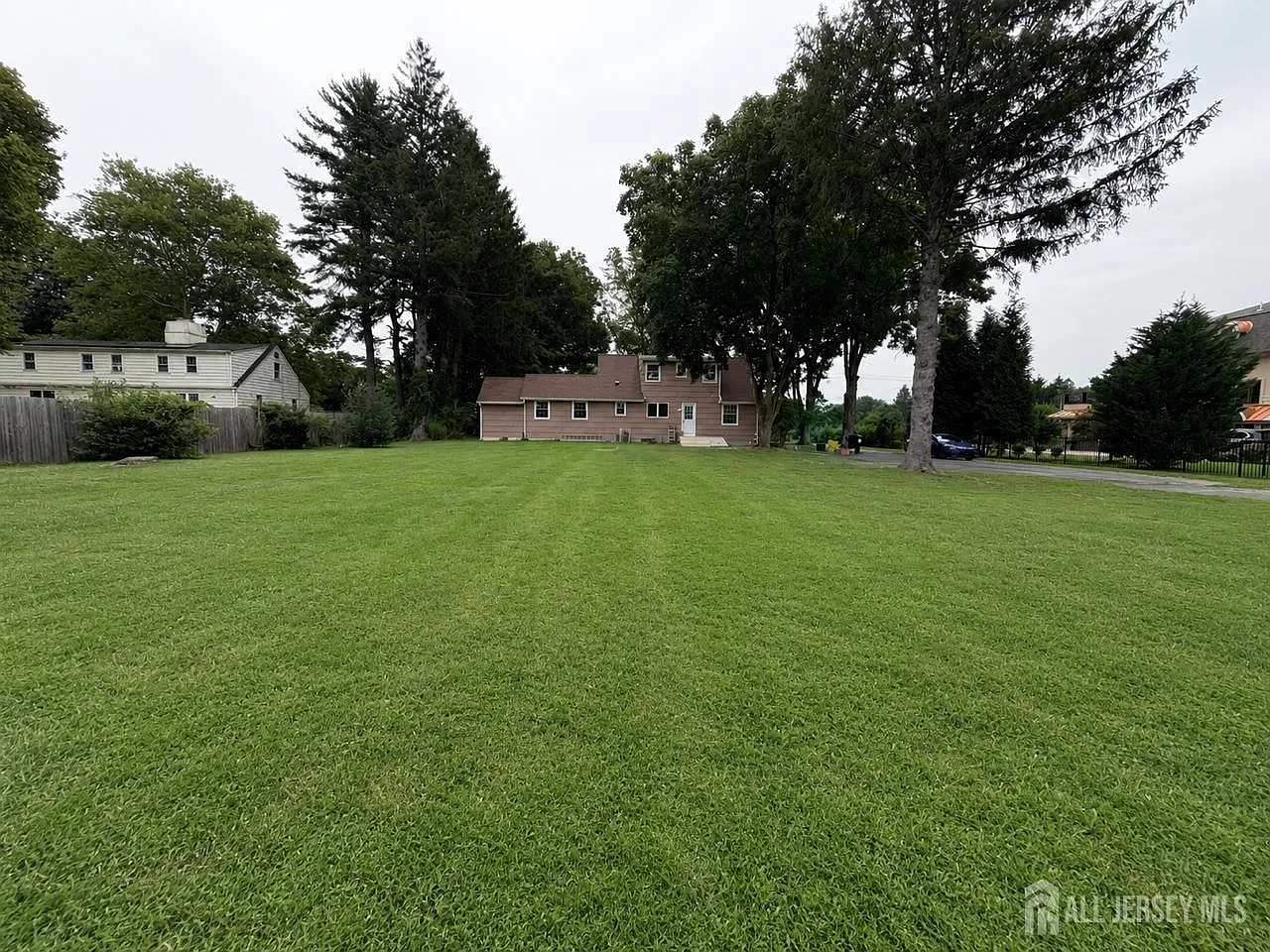 3 bed, 2.0 bath, 1903 sqft, $4,200 — Photo 4