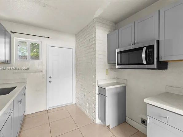 140 NW 198th St, Miami Gardens, FL 33169