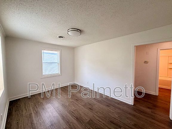 3rd image of 528 Jasper St