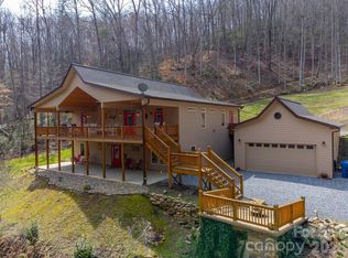 151 High Grove Pkwy, Whittier, NC 28789