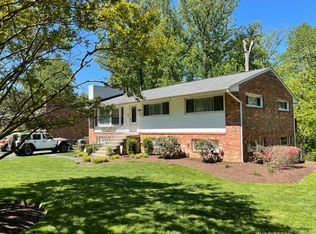 3908 Terrace Dr, Annandale, VA 22003