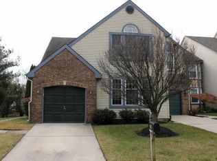 18 Hilltop Ln, Medford, NJ 08055