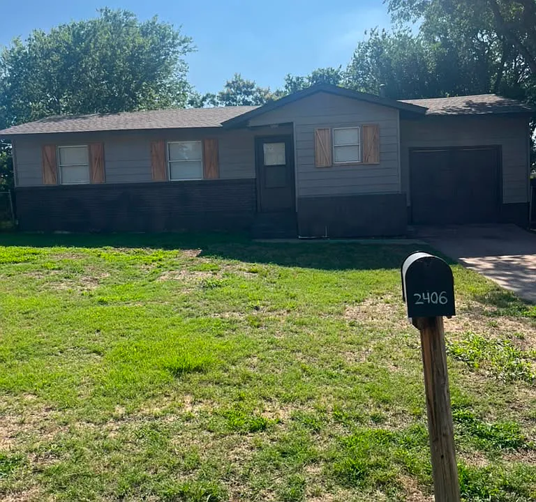 2406 NW 4th St