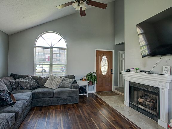4th image of 213 Mount David Dr