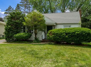 1422 S Burchard Ave, Freeport, IL 61032