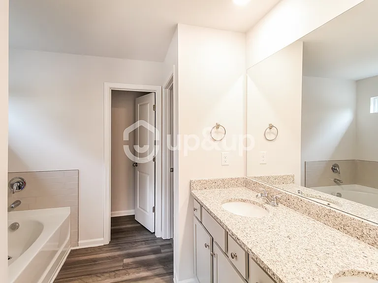 110 Heard Ln — Photo 8
