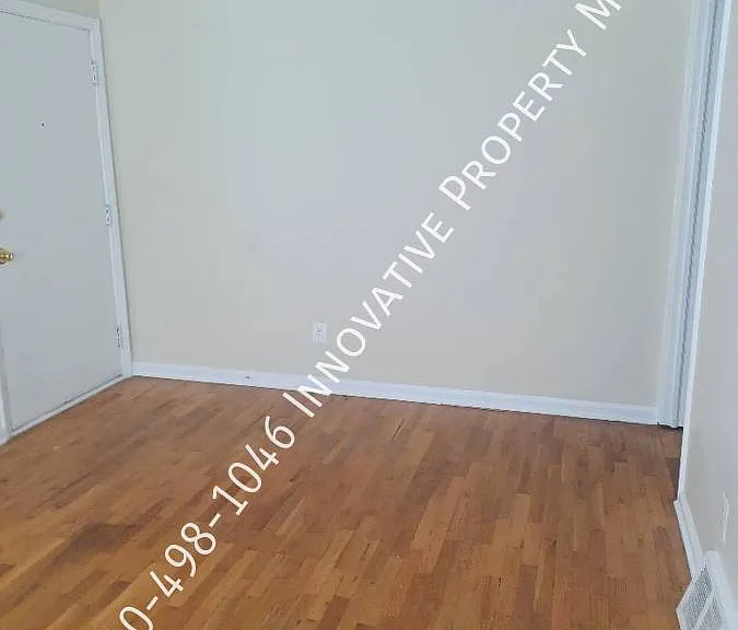 1309 Clancy Ave — Photo 3
