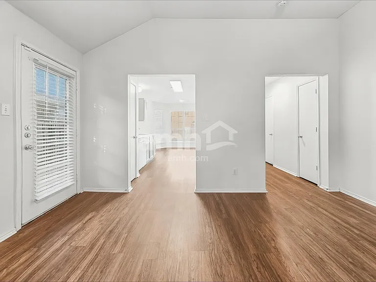 7022 Flaxford Trl — Photo 8
