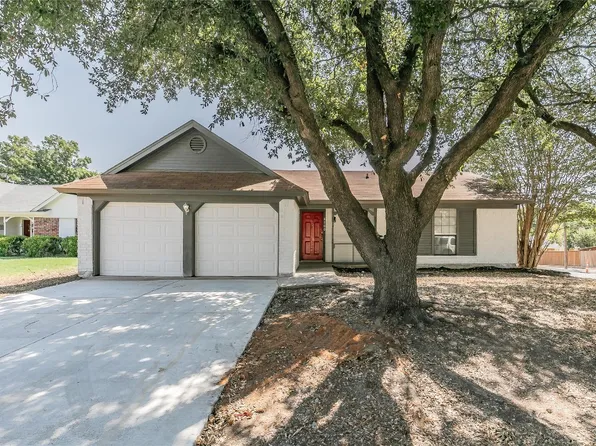 6700 Hughes Ct, Watauga, TX 76148