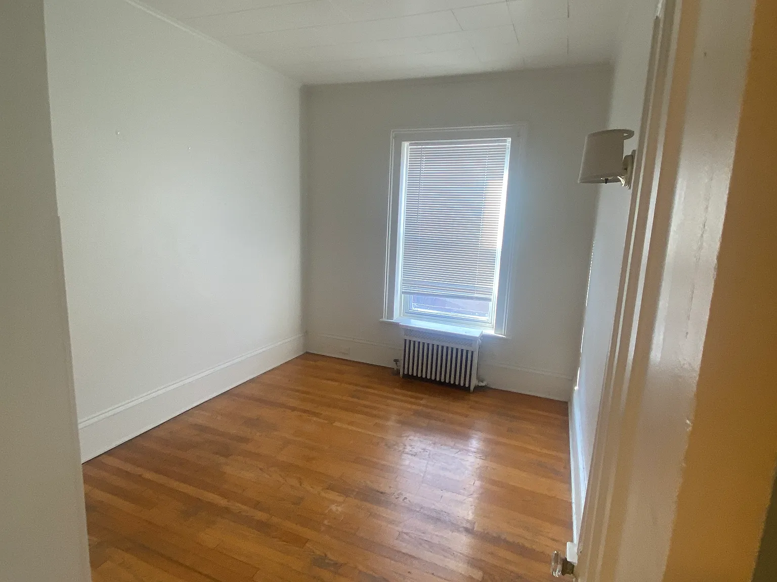 1 bed, 1000 sqft, $1,250 — Photo 3
